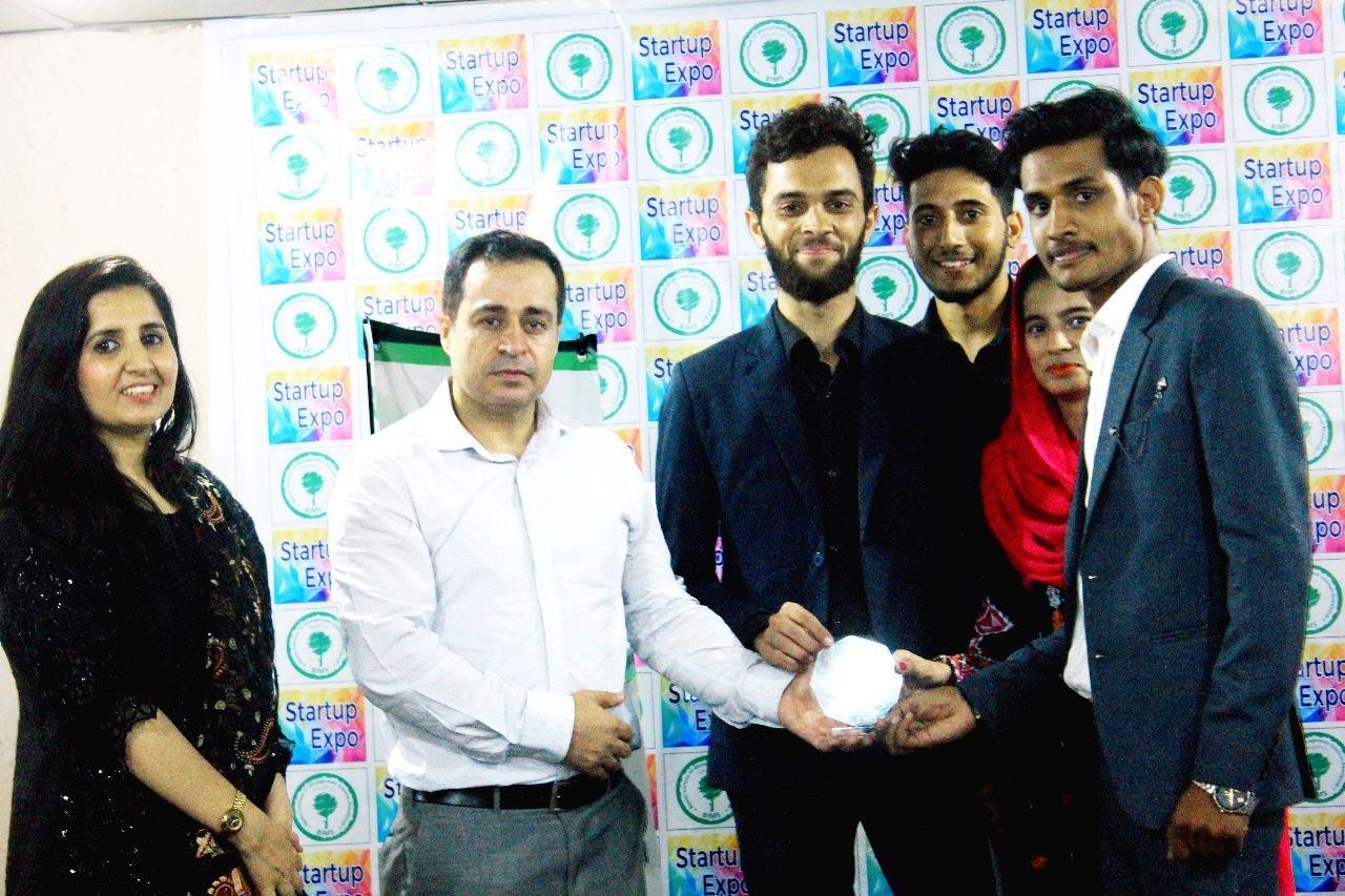 BIMS students at Startup Expo â€” internship scholarship