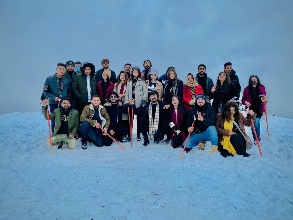 BIMS student group on excursion â€” kinship scholarship